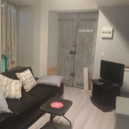 Avec Mezzanine